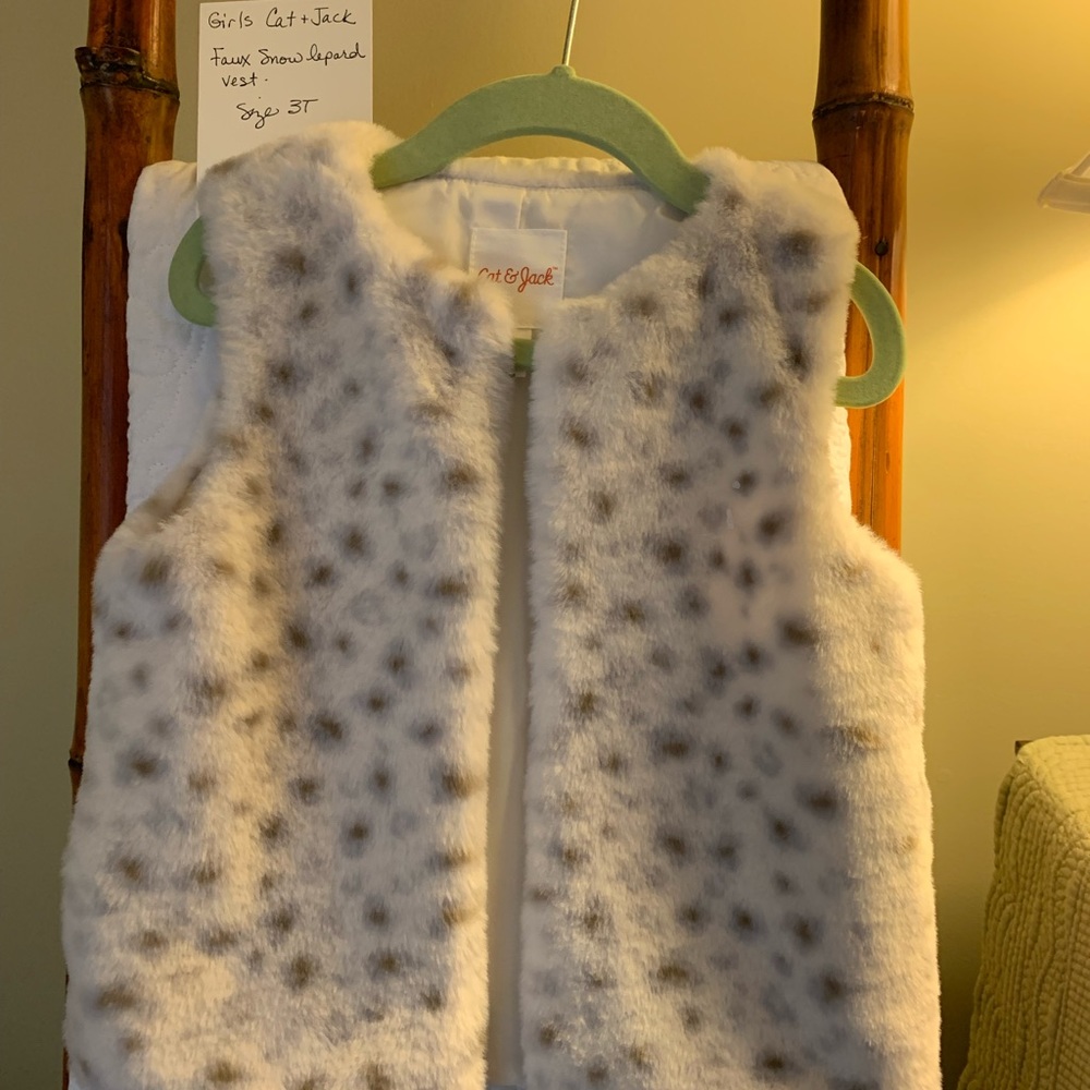Girls - Cat & Jack - Faux Fur Snow Leopard Vest